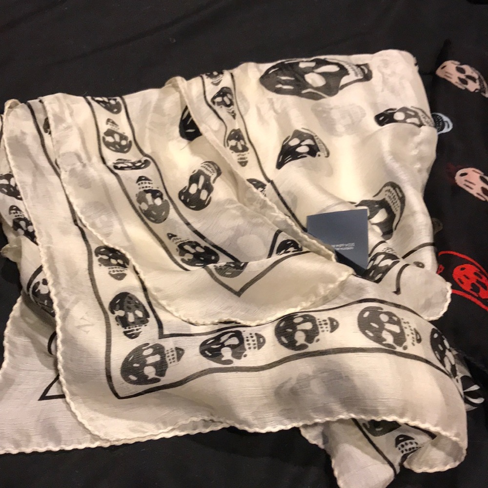Alexander McQueen scarf